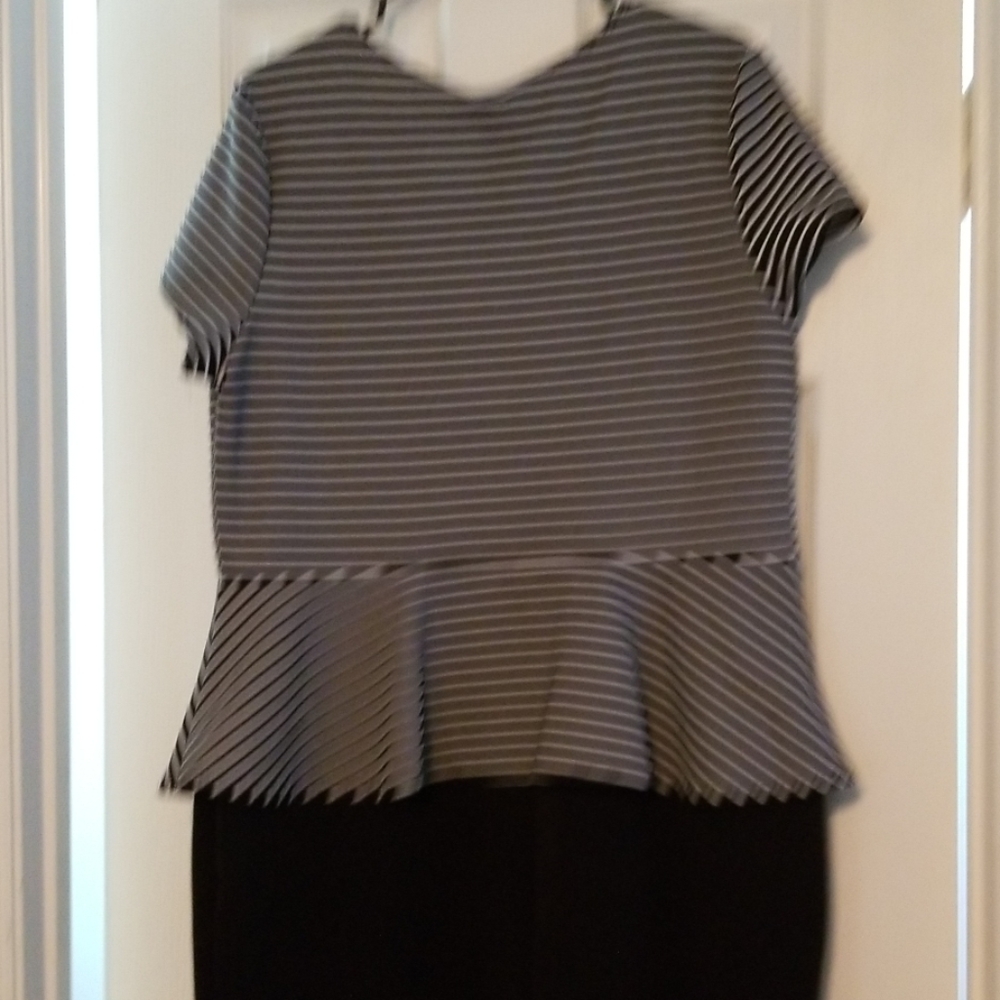 Dress - Picture 4 of 4